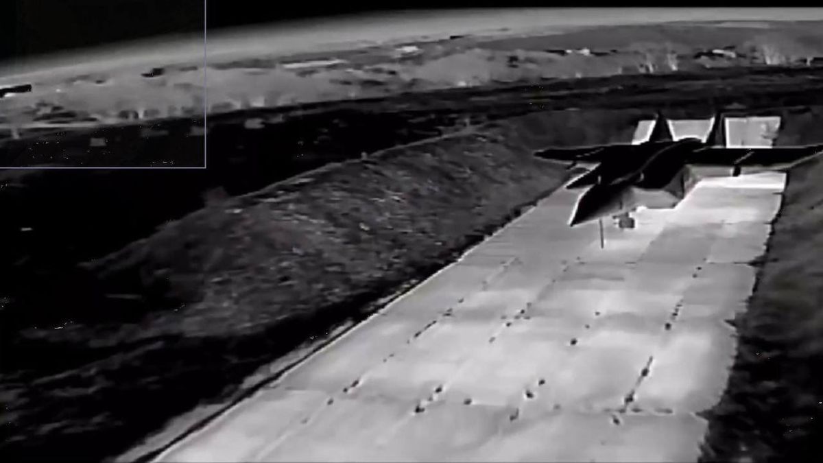 The SBU shot, which is supposed to capture the Russian machine...