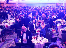 trump galavečer streľba