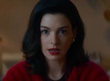 Anne Hathaway a Dakota Johnson v temnom trileri...