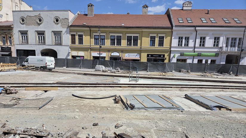 Práce na rekonštrukcii Hlavnej ulice pri Dolnej...