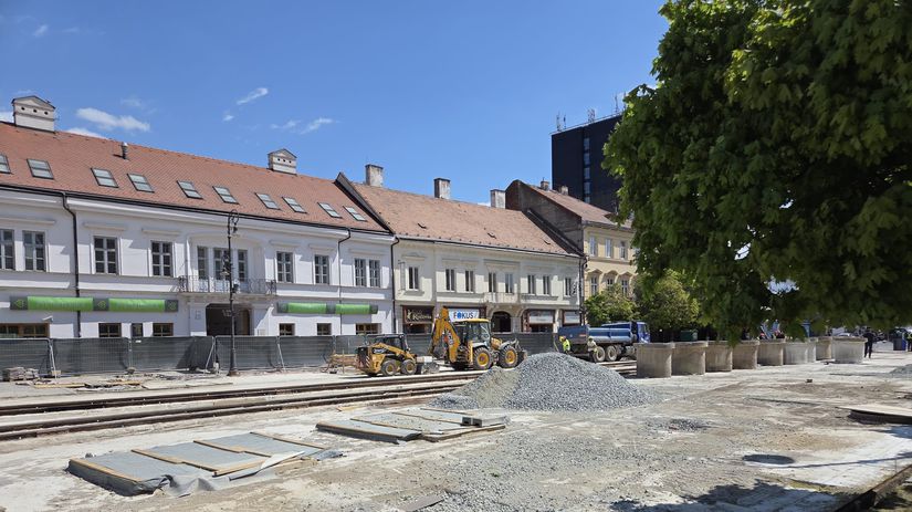 Práce na rekonštrukcii Hlavnej ulice pri Dolnej...