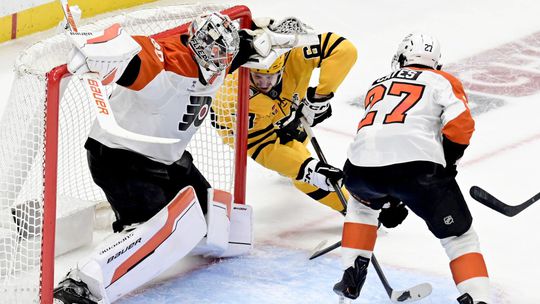 Pittsburgh sa opäť udržal v sérii s Philadelphiou, rozhodol Letang