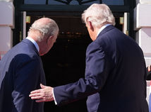 trump, kráľ karol III.