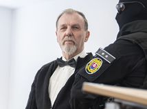 Najvyšší súd potvrdil Cintulovi 21 rokov za atentát na Fica. Pri odchode opäť poslal tajuplný odkaz