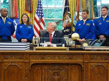 NASA, Trump, Astronauti v Bielom dome