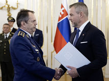 SR prezident OS generáli povýšenie menovanie BAX