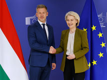 Ursula von der Leyenová, Magyar