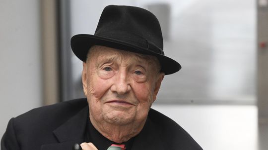 Maľoval hlavou nadol a škandalizoval Nemecko. Zomrel legendárny maliar Georg Baselitz