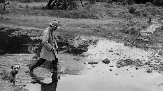 Jeden z najhľadanejších mužov histórie na plátne. Nový film ukazuje temný život „Anjela smrti“ v exile