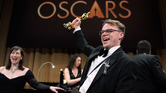Ruskému filmárovi stratili Oscara za film o Putinovej propagande. Lutfhansa sa ospravedlnila