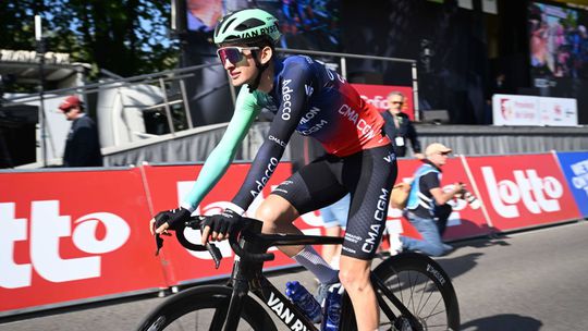 Bude naháňať Pogačara s Vingegaardom? Tour de France uvidí najmladšieho pretekára za 89 rokov