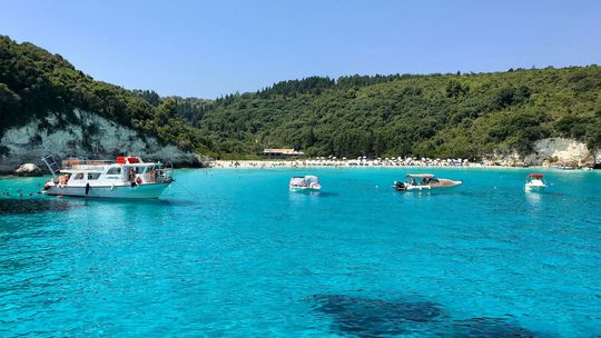 antipaxos grecko ostrov more dovolenka strednaW