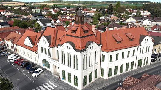 Historická budova prešla obrovskou zmenou. Opravili zásahy z čias socializmu, pod nádvorím zakopali unikátne nádrže