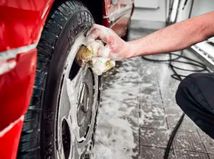 ADAC: Ako si dôkladne očistiť auto? Tu je...