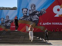 Kyjev: Moskva zažila prehliadku hanby. Rusi hromžia aj priznávajú, že Zelenskyj ich ponížil