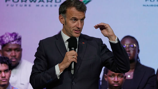 Macronovi došla trpezlivosť. Prerušil summit a schladil hlučné publikum: Absolútny nedostatok rešpektu