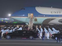 Donald Trump, prílet, Čína, Reuters, NEPOUZIVAT