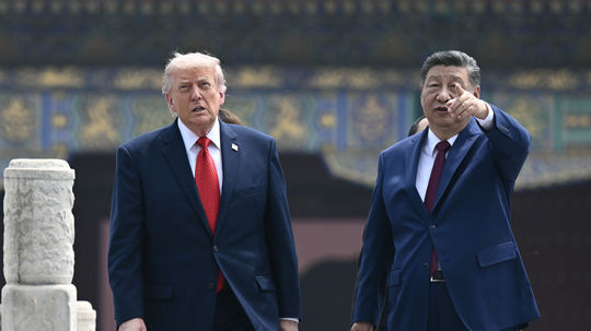 Padnú USA a Čína do pasce? Trump a Si sa objímali, ich vzťah môže určiť osud sveta