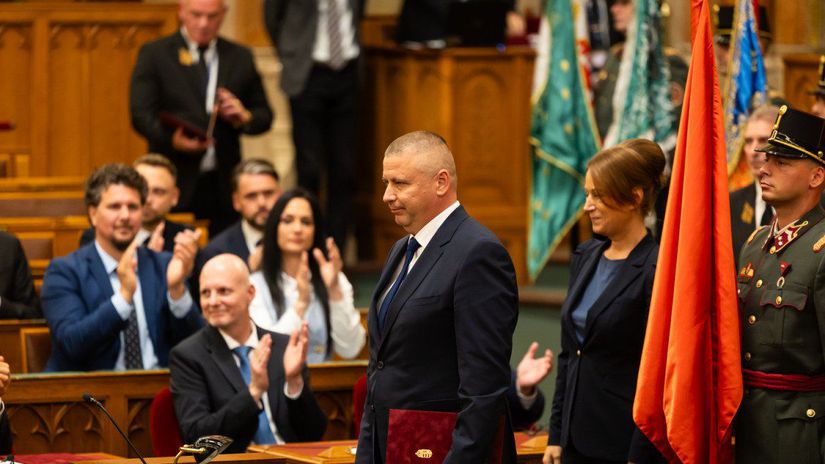 Maďarský minister obrany generálporučík Dr....