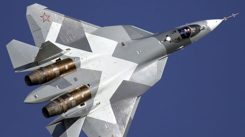 Ruské stíhacie lietadlo Suchoj Su-57...