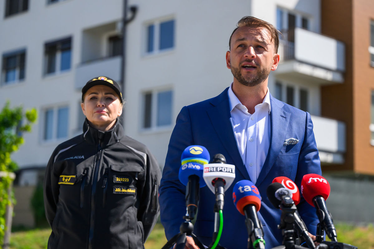 Na snímke prezidentka Policajného zboru Jana...