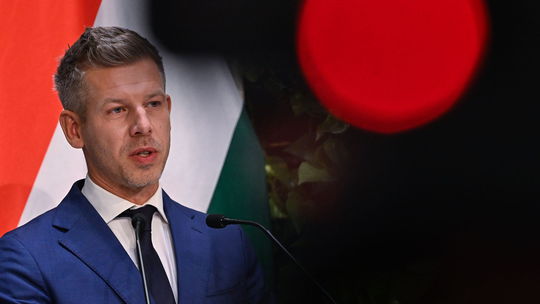 Magyar smeruje do Poľska. Pred prvou cestou premiéra padla hlava veľvyslanca
