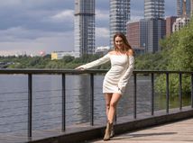 Woman / Dress /