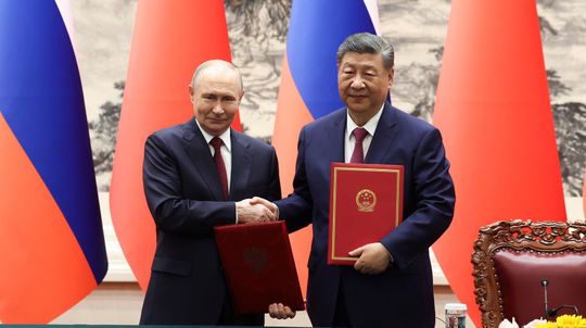 Geopolitický „speed dating“: Putin je v Pekingu, aby Rusko prežilo. Od Číny je čoraz viac závislý