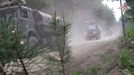 VIDEO: Rusko cvičí jadrové sily, do terénu vyrazilo 64-tisíc ľudí a 7 500 kusov techniky