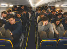 Chcete väčší priestor na nohy? Ryanair...