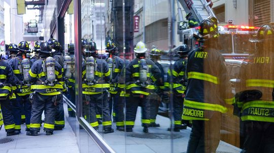New York zasiahla mohutná explózia. Hlásia jednu obeť, medzi zranenými sú najmä hasiči