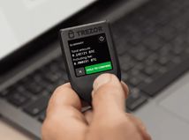 Poznáte českú kryptopeňaženku Trezor?...