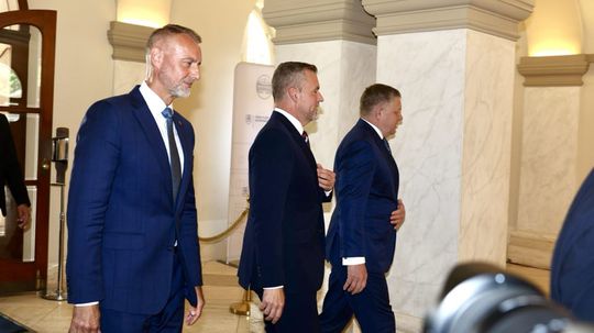 Premiér Robert Fico zvolal stretnutie troch...