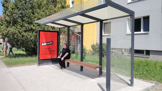 Skleníkové autobusové zastávky pod paľbou kritiky. Ľudia šomrú, že sa cítia ako v saune. Čo na ne hovoríte vy?