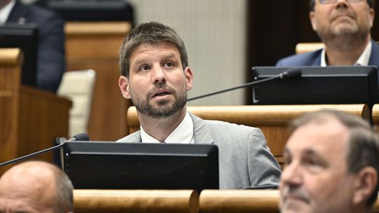 Šutaj Eštok sa so Šimečkom sporí o výsluhových dôchodkoch. Odporné klamstvo, odkázal líder PS