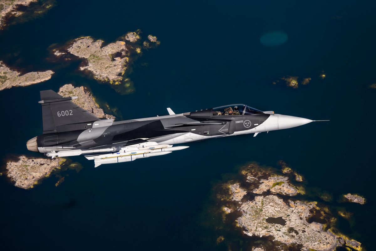 Stíhačka JAS 39 Gripen E so strelami Meteor,...