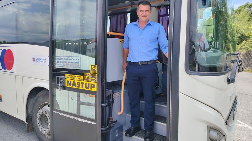 Vodičom autobusu je ostatné tri roky, táto...