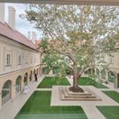 pohľad z okna, kaštieľ, nádvorie, Žiar nad Hronom