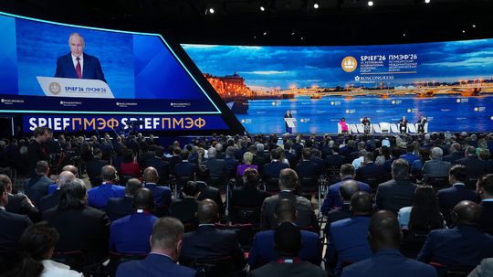 Putin rokoval so Schröderom. Bývalého kancelára vidí ako sprostredkovateľa s Európou