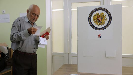 Arménsko rozhoduje o svojej budúcnosti: Moskva sleduje každý