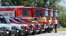 Nové hasičské a policajné autá.