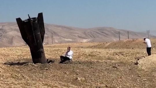 VIDEO: Darček' z neba. Letela na Izrael, skončila zapichnutá