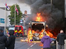 Belfast, írsko, útok nožom, nepokoje