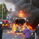 Belfast, írsko, útok nožom, nepokoje