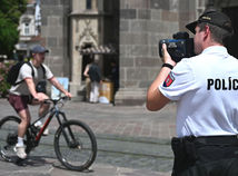 meranie bicykel policajt cyklista