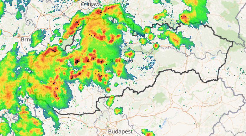 Radarové informácie zrážok o 17:10.