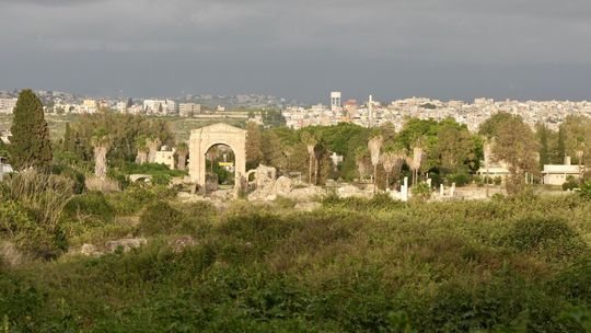 Izraelské nálety zasiahli antický Tyros. Trosky pa