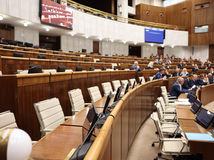 Parlament odvolávanie Taraba