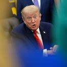 103. deň: Trump na poslednú chvíľu ruší útoky a posiela Vancea do Európy. Irán však jeho optimizmus schladil