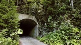 Tunel, ktorý nemá obdobu v strednej Európe. Vzácna pamiatka z roku 1928 láka tisíce turistov